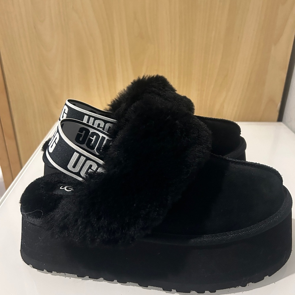 Ugg Funkette Black Size 8
